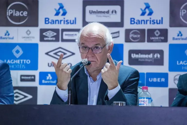 Romildo Bolzan Jr do Grêmio