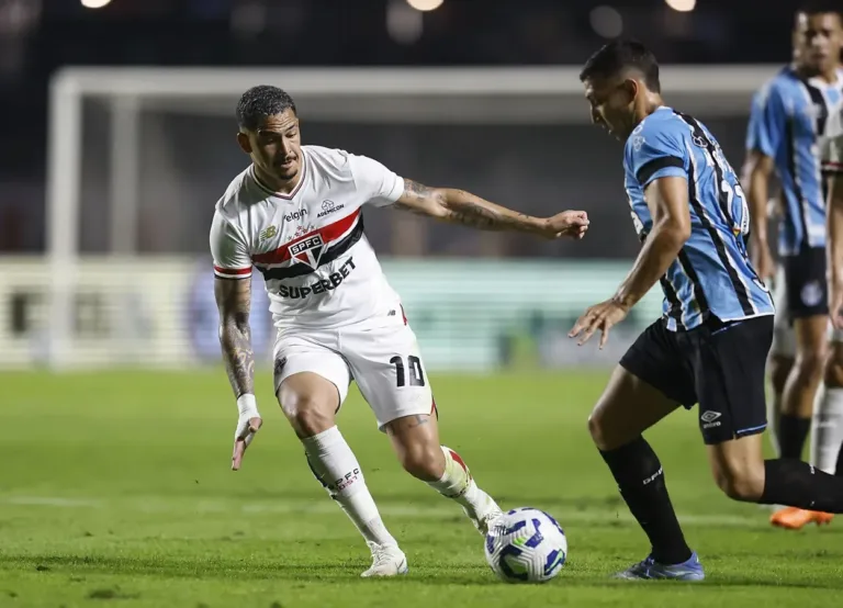 Luciano contra o Grêmio