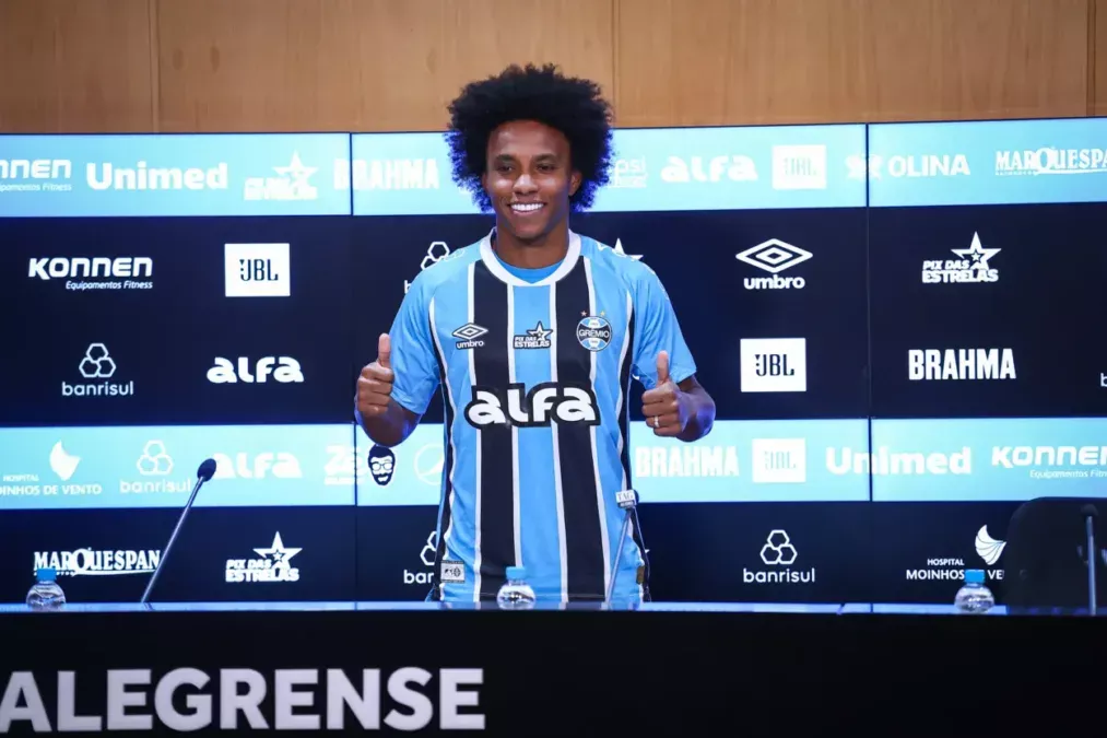 Willian chegando ao Grêmio