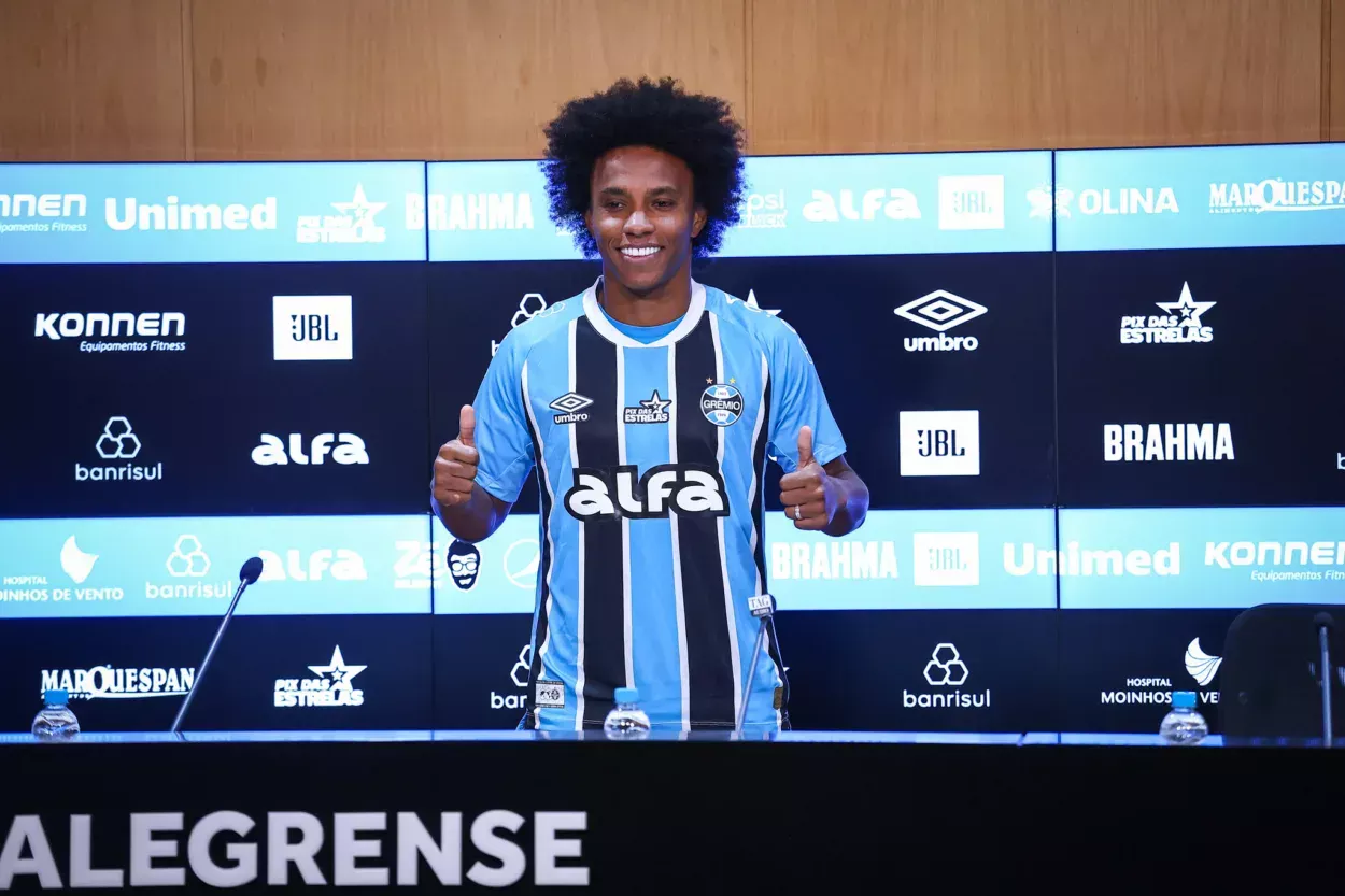 Willian chegando ao Grêmio