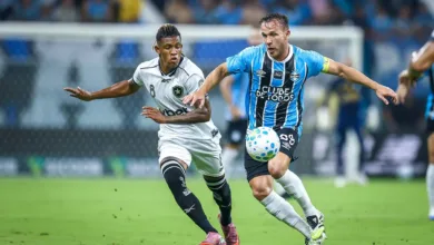 Venda de Arthur impede Grêmio de avançar com Gabriel Mec para a Espanha Arthur do Grêmio