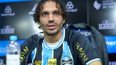 Krovinović aponta quando vai estrear pelo Grêmio e faz pedido aos torcedores Krovi no Grêmio