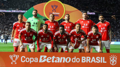 Leitura labial mostra lateral do Corinthians chamando jogador do Inter de "pequeno" Inter hoje