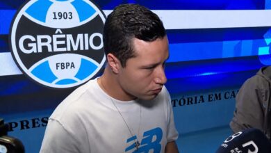 Marlon revela 20 pinos e diz que jogadores do Grêmio se sabotaram Marlon concede entrevista na zona mista