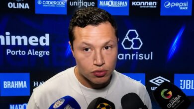 Marlon lembra lágrimas e vaias ao defender Pavón no Grêmio Marlon concede entrevista após a vitória do Grêmio