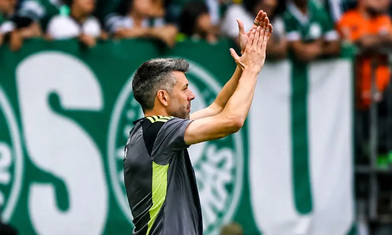 Paulo Pezzolano, treinador do Inter contra o Palmeiras