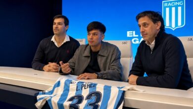 Emprestado pelo Grêmio, Pérez estreia pelo Racing horas após anúncio e sai derrotado Leonel Pérez é apresentado no Racing