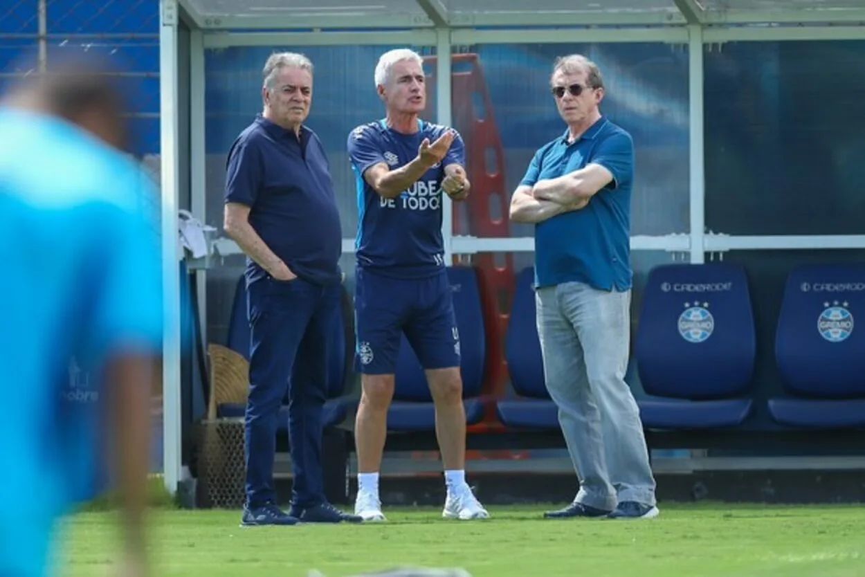 Pelaipe faz revelação sobre reforços, chama torcida e admite trabalho duro no Grêmio Pelaipe do Grêmio