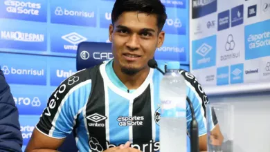 Caso Arezo avança na FIFA e cria nova preocupação para o Grêmio Arezo pelo Grêmio