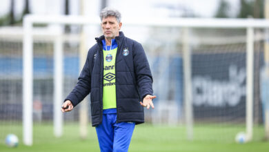 Renato planeja proteger e "dar carinho" para o elenco do Grêmio: "Eu quero ir" Renato com semana aberta no Grêmio