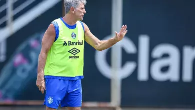Grêmio parabeniza Renato Portaluppi e torcedores reagem nos comentários Renato no Grêmio