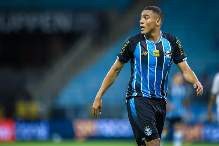 Carlos Vinícius, jogador do Grêmio