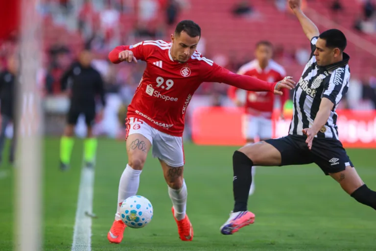 Bruno Gomes do Inter contra o Botafogo