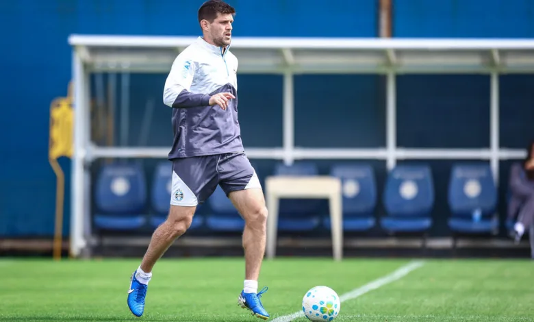 Kannnemann em treino no CT do Grêmio