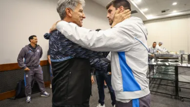 Renato destaca Kannemann e revela quantas lideranças vê hoje no Grêmio Tecnico Renato Portalupp e Kannemann do Gremio na chegada ao Rio de Janeiro, onde a equipe enfrenta o Botafogo em confronto valido pela Campeonato Brasileiro 2026. FOTO: LUCAS UEBEL/GREMIO FBPA