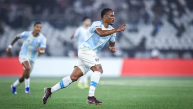 Jovane Cabral fala da chegada de Renato ao Grêmio e rasga elogios para Felipão Jovane Cabral no Grêmio