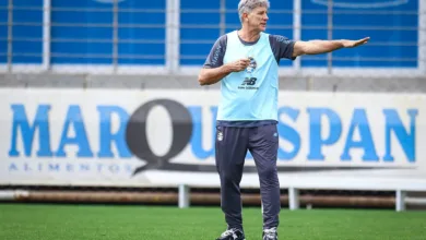 Dirigente do Grêmio diz para o torcedor ficar tranquilo e elogia "dia a dia" de Renato Renato comanda o Grêmio