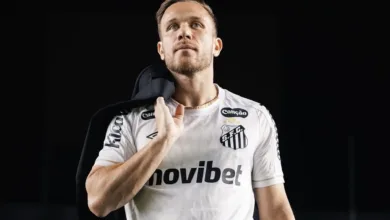 "Agora eu sou...": programa debate se Arthur provocou o Grêmio na chegada ao Santos Arthur ex-Grêmio
