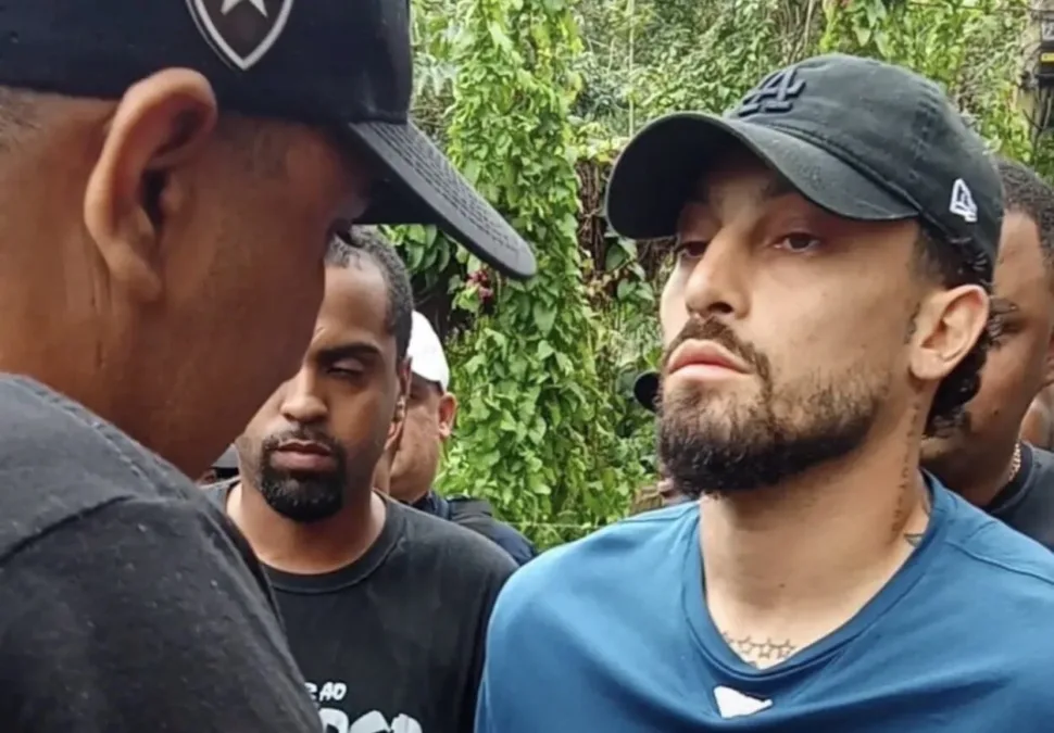 Alex Telles ex-Grêmio