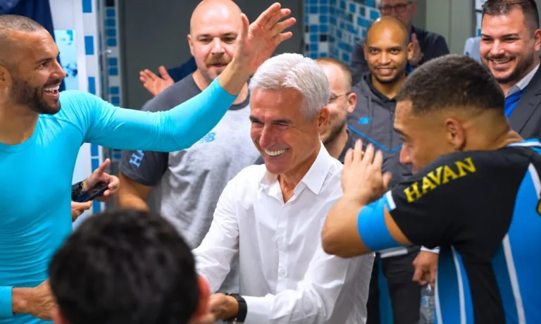 Luís Castro, treinador do Grêmio