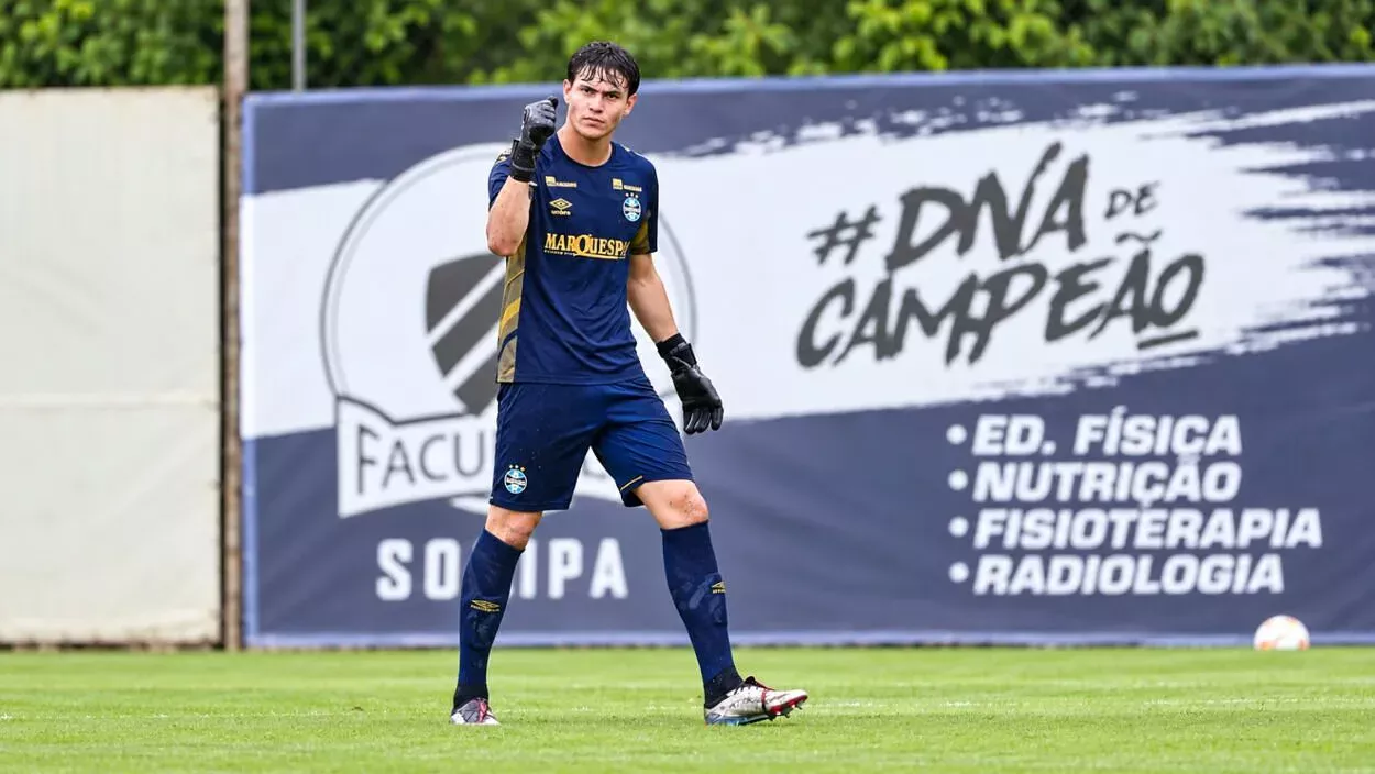 Gabriel Menegon, goleiro do Grêmio
