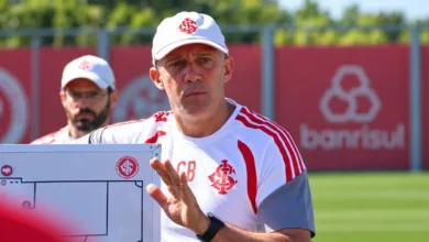 Inter terá três pendurados na estreia de Eduardo Baptista e liga alerta para o Gre-Nal Eduardo Baptista — treinador do Inter
