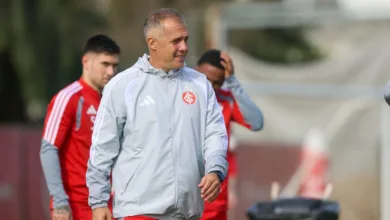 Conversa e posse de bola: como foi o primeiro dia de Eduardo Baptista no Inter Eduardo Baptista pelo Inter