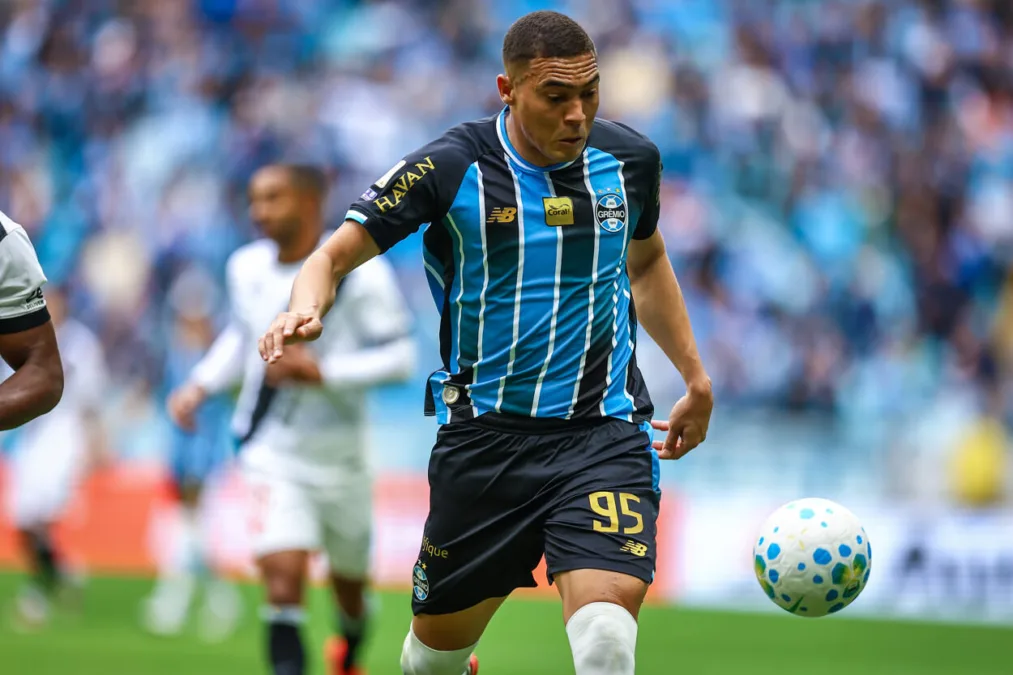 Grêmio anuncia novo patrocinador principal e mostra como ficará a camisa