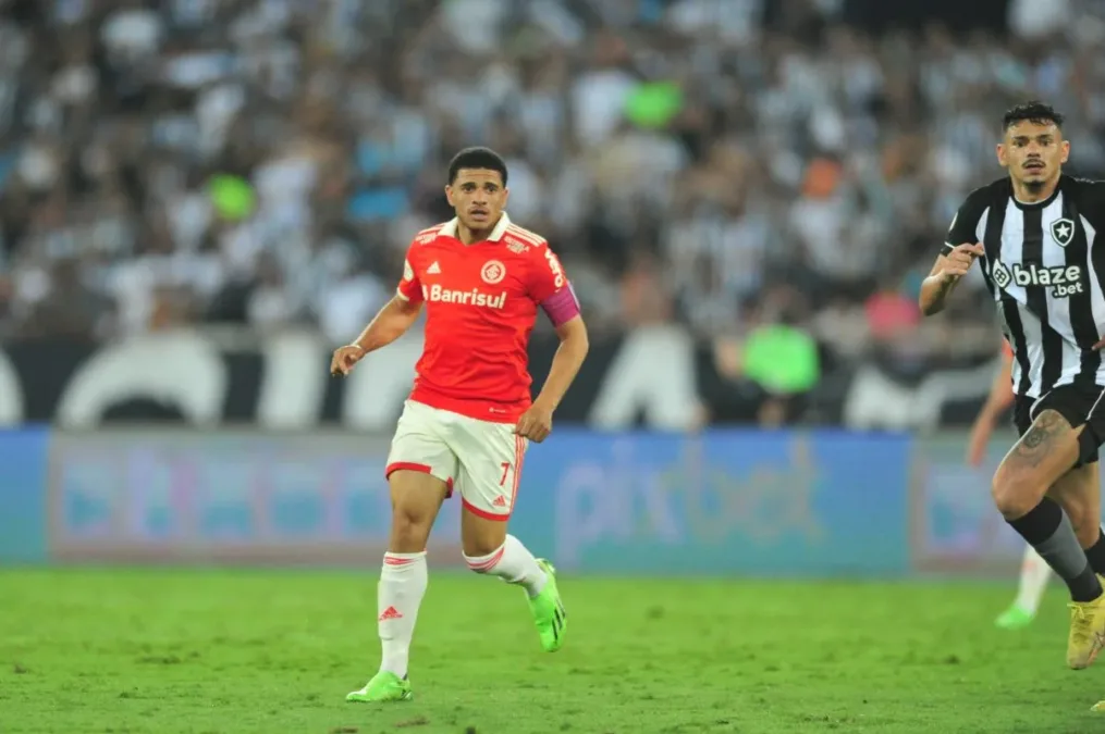 Zona Mista - Notícias, mercado da bola e bastidores do futebol Taison na época do Inter