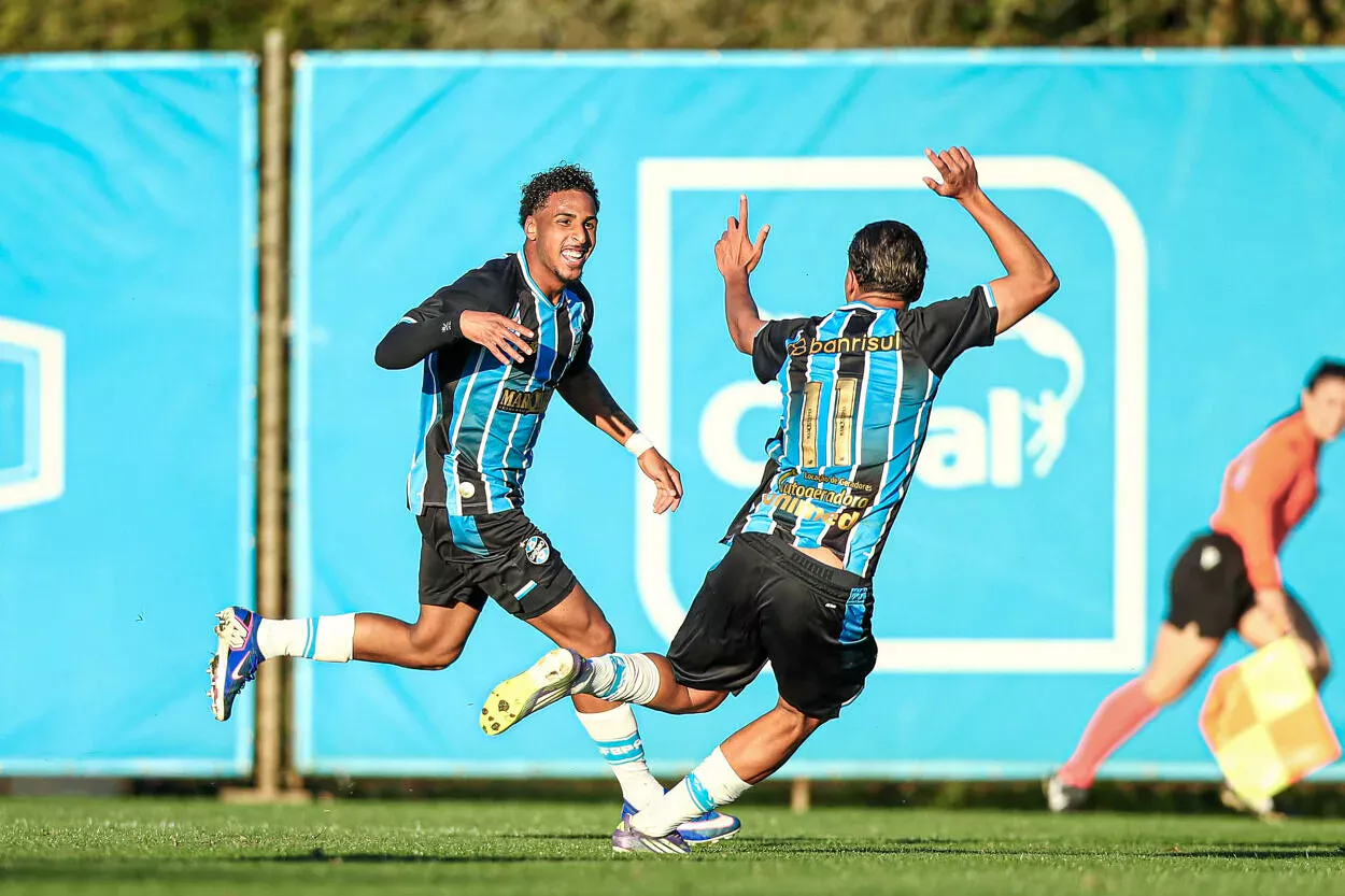 Vitor Ramon pelo Grêmio