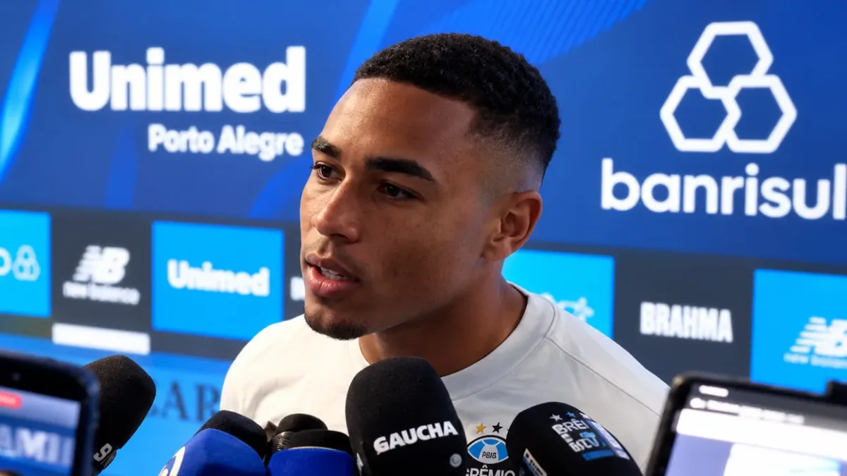 Zona Mista - Notícias, mercado da bola e bastidores do futebol Carlos Vinícius, atacante do Grêmio