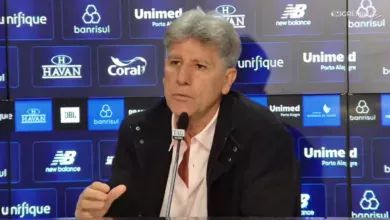Renato responde se terá culpa em caso de queda e critica repórter: "Veio para agitar?" Renato Portaluppi, técnico do Grêmio
