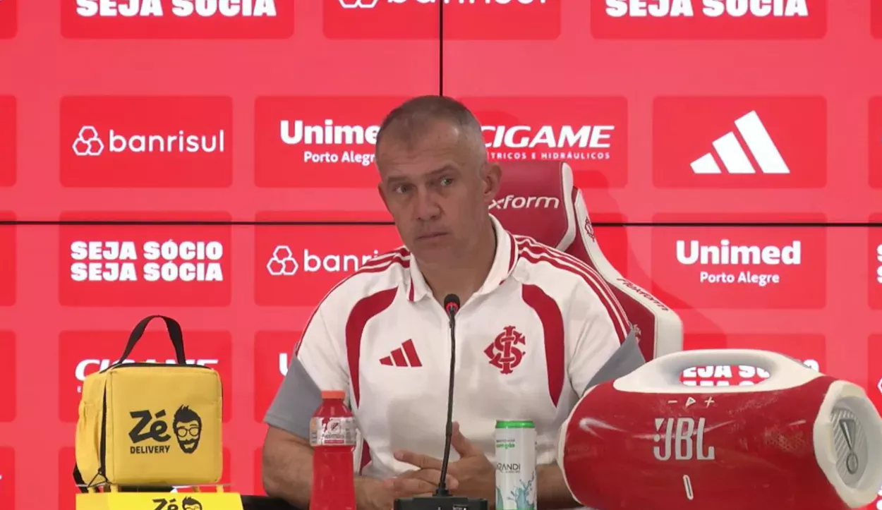 Eduardo Baptista, técnico do Inter