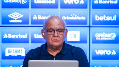 Bolzan volta a falar do Grêmio e aponta problema atual: "Deficiência de elenco" Bolzan