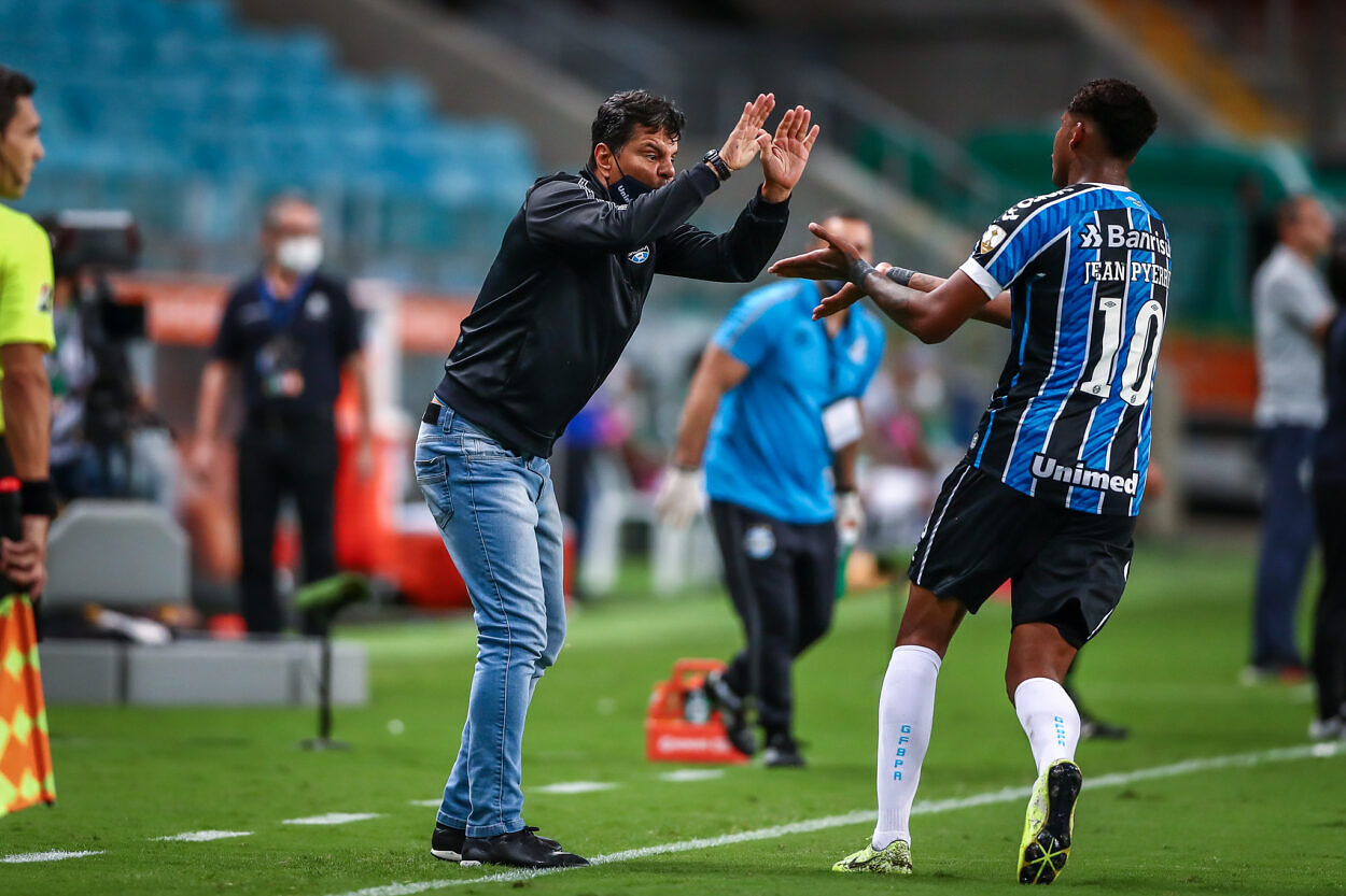 Alexandre Mendes, auxiliar técnico do Grêmio