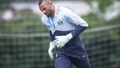 Grêmio fará cinco jogos em outubro e tem Gre-Nal e Cruzeiro na Arena; veja agenda Weverton no Grêmio