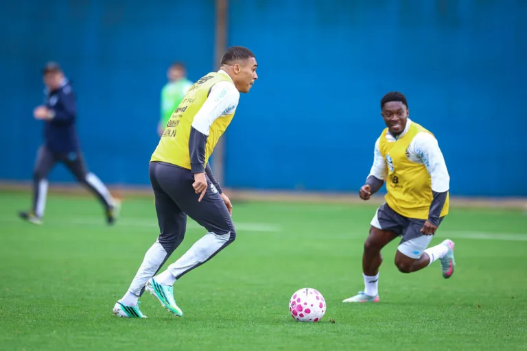 Carlos Vinícius pelo Grêmio