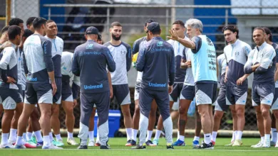 Bastidores: Renato promove almoço com o grupo do Grêmio e valoriza união Braithwaite, Matheus Nascimento, Wagner Leonardo — Grêmio e Nascimento, Wagner Leonardo