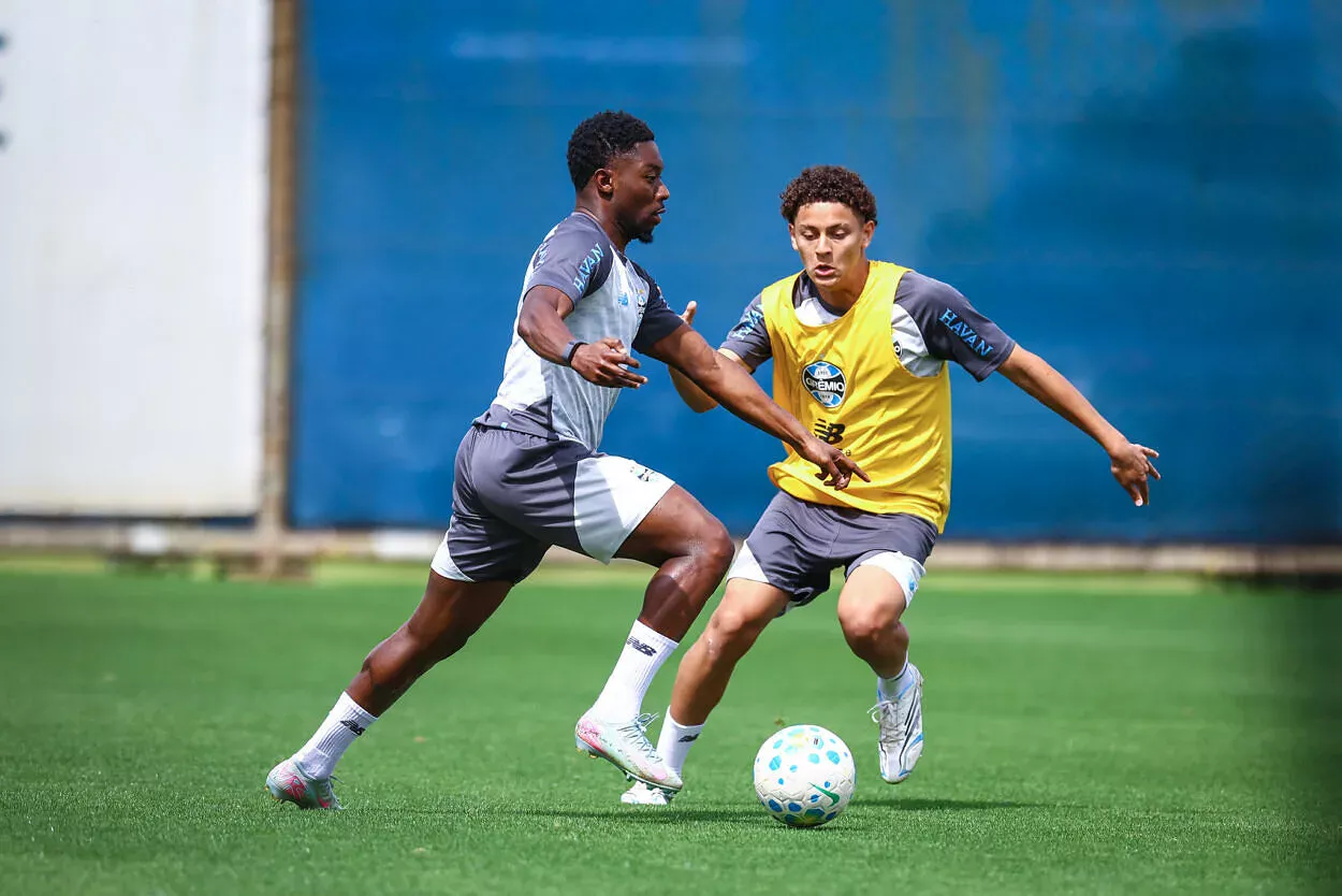 Amuzu pelo Grêmio