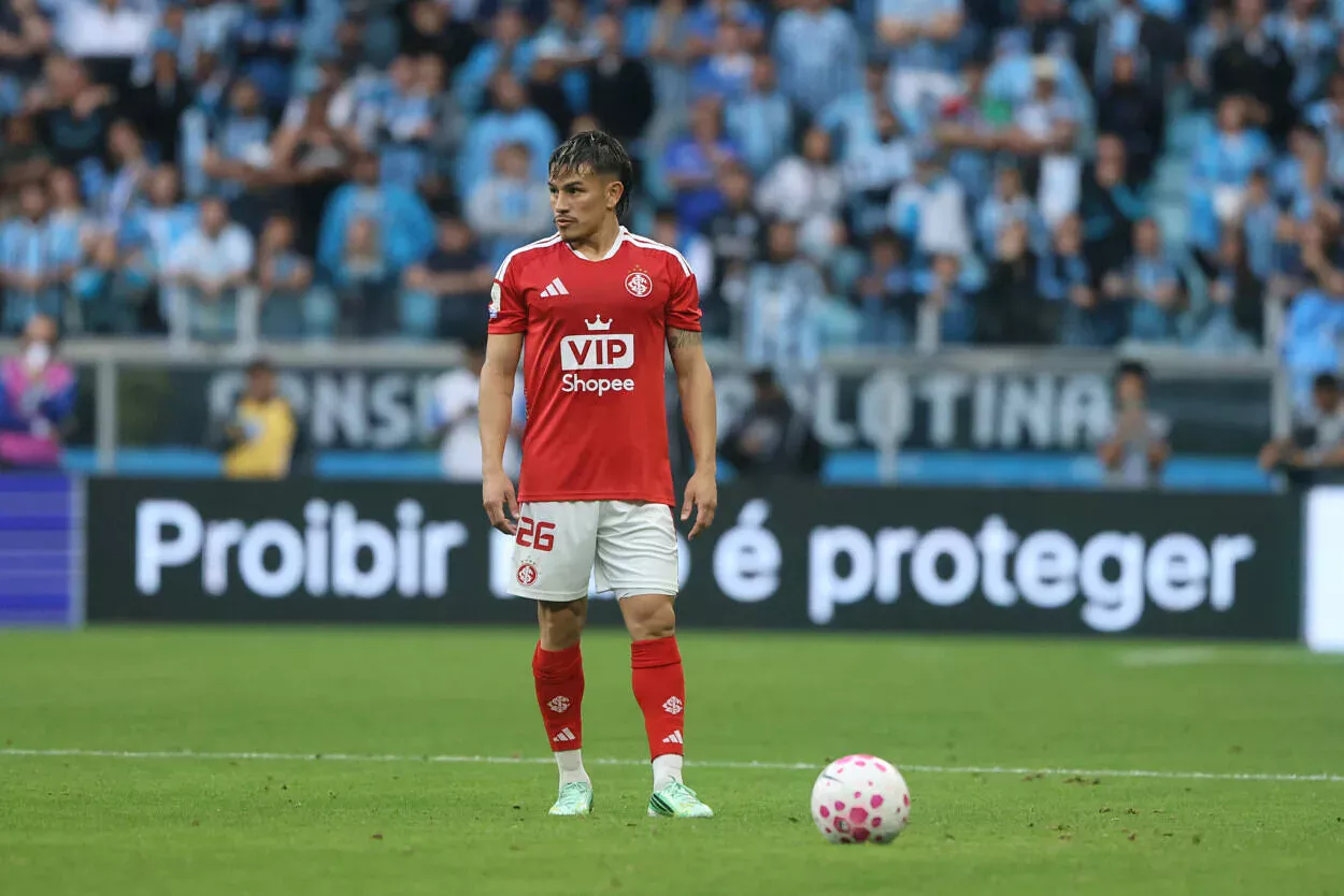 Bernabei, lateral do Inter — Bernabei — , lateral do Inter