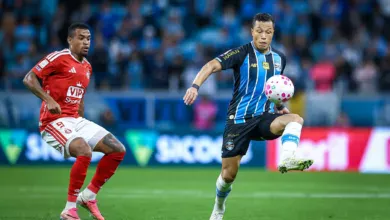 Lateral do Grêmio se fecha com Renato nesta reta final: "É o cara perfeito" Alerrandro, atacante do Inter — Alerrandro — , atacante do Inter