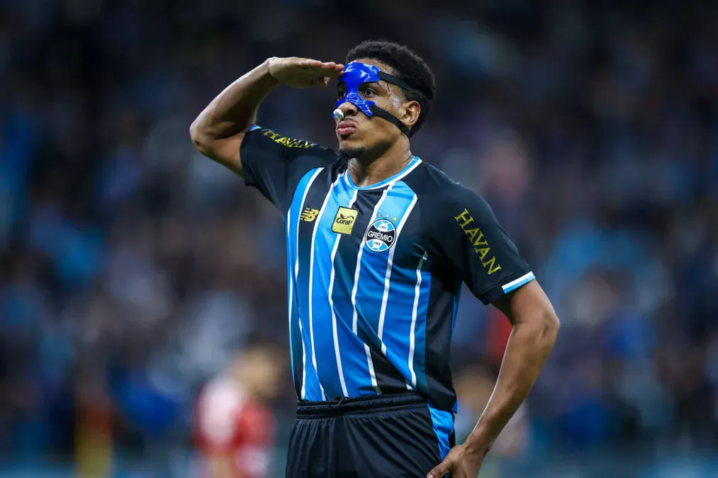Wallace, zagueiro do Grêmio