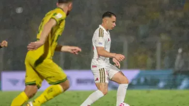 Eduardo Baptista elogia Bruno Gomes “por dentro” e vê alternativa para o meio do Inter Bruno Gomes, lateral do Inter