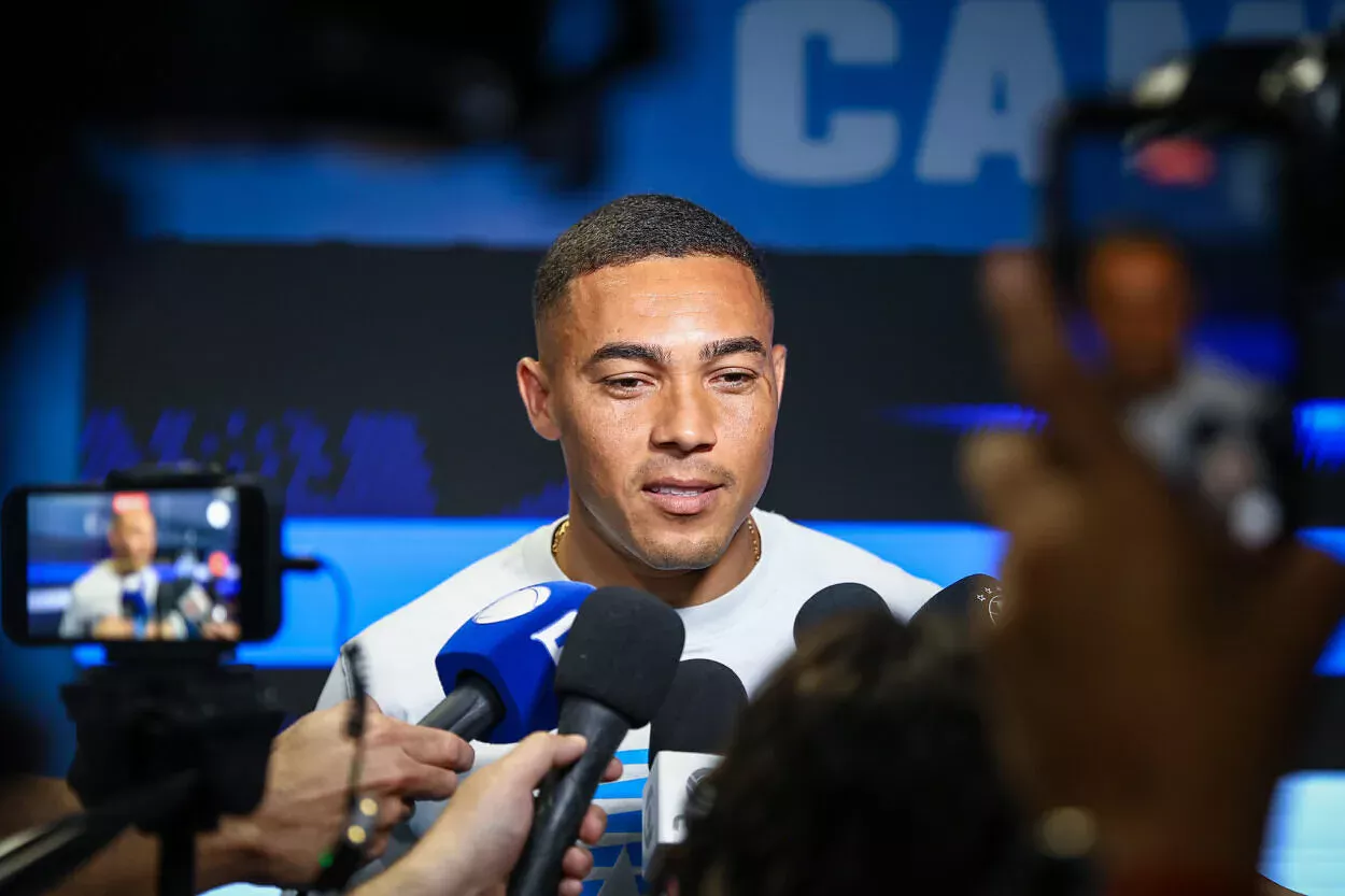 Carlos Vinícius, atacante do Grêmio