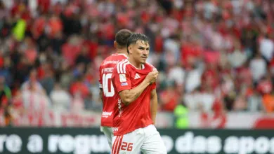 Bernabei vê Inter com grupo fechado e elogia atitude de Alerrandro: "Ele merece" Bernabei, lateral do Inter