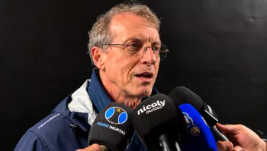 Apesar da vitória, resposta de Odorico Roman em entrevista irrita torcedores do Grêmio Entrevista com Microfones e Rádio Imortal (1)
