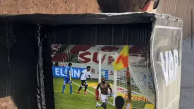 Torcedor do Grêmio faz "mochila maluca" de "Edenilson, 41 anos" para o filho na escola Grêmio cabelo maluco