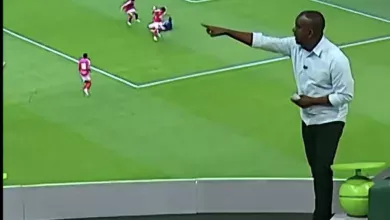 Lateral do Grêmio compartilha opinião de PC Oliveira sobre lance polêmico do Gre-Nal PC Oliveira no Gre-Nal