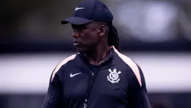 Concorrente de Grêmio e Inter, Corinthians vive primeiras mudanças com Seedorf; saiba mais Seedorf Corinthians