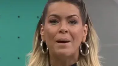 Renata Fan comenta último jogo do Inter e levanta suspeita: "Fica muito estranho" Renata Fan, apresentador